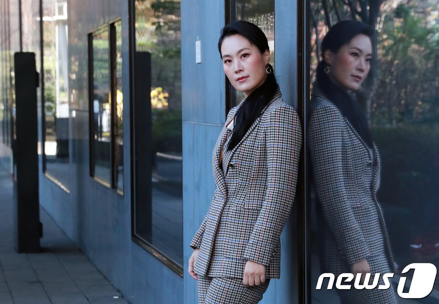 본문 이미지 - 배우 김재화가  서울 종로구 뉴스1 사옥 인근에서 인터뷰 전 포즈를 취하고 있다. /뉴스1 ⓒ News1 이동원 기자