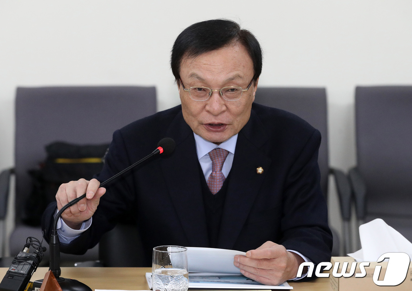 (시흥=뉴스1) 오장환 기자 = 이해찬 더불어민주당 대표가 29일 오전 경기도 시흥시 한국산업단지공단 시화지사에서 열린 산업단지공단 발전방안 간담회에서 모두발언을 하고 있다. 20 …