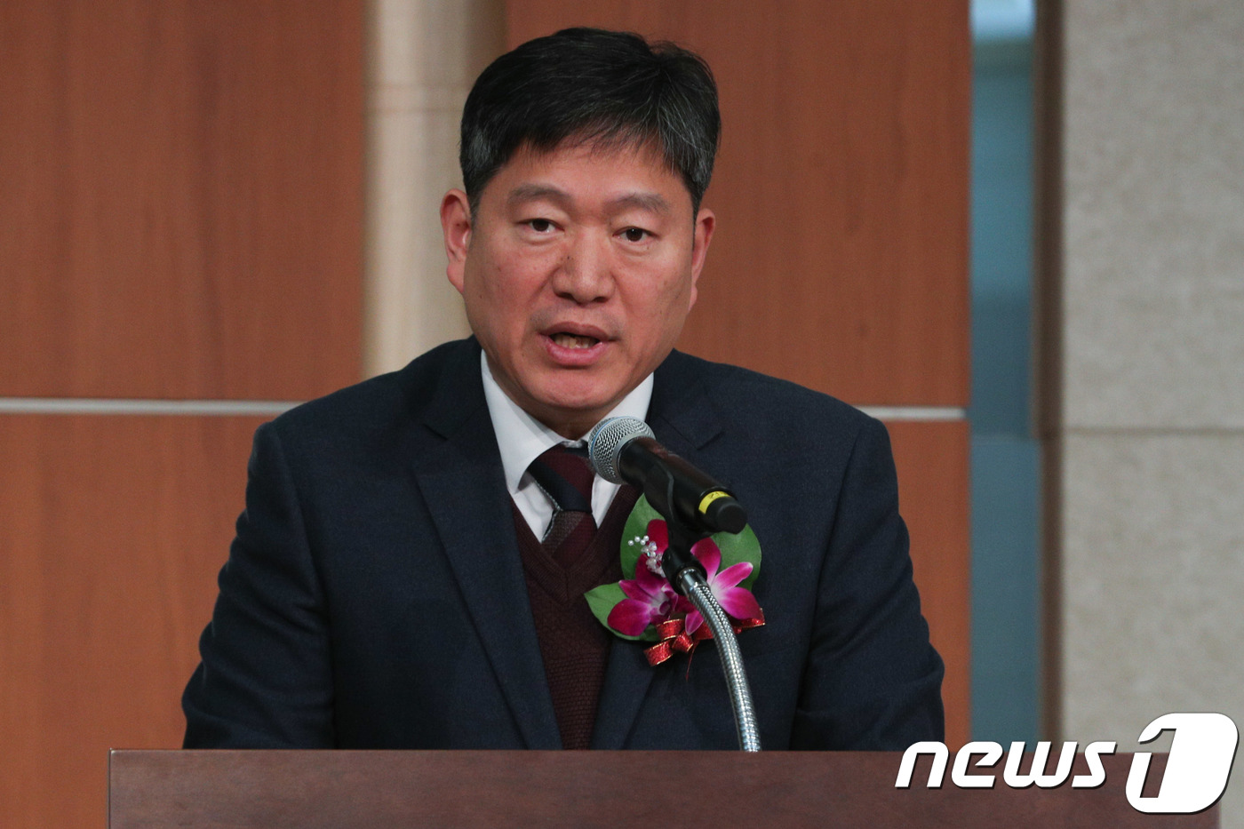 (서울=뉴스1) 성동훈 기자 = 10일 서울 용산구 백범김구기념관에서 열린 '대한민국 임시정부 대일 선전포고 77주년 기념식'에서 오진영 서울지방보훈청장이 축사를 하고 있다. 20 …