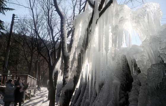 계룡산 -15.5도…대전·충남, 새해 이틀째 강추위