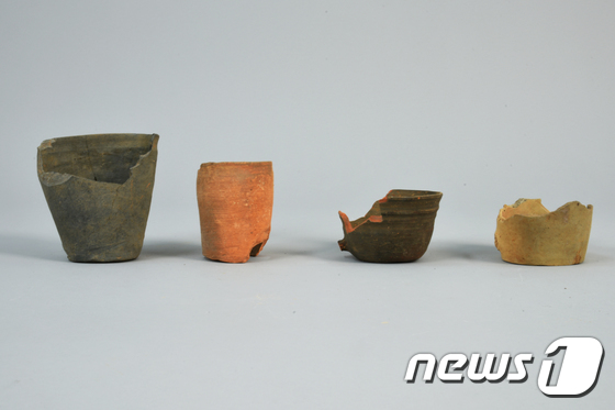 함안 우거리 유적에서 발굴된 토기들