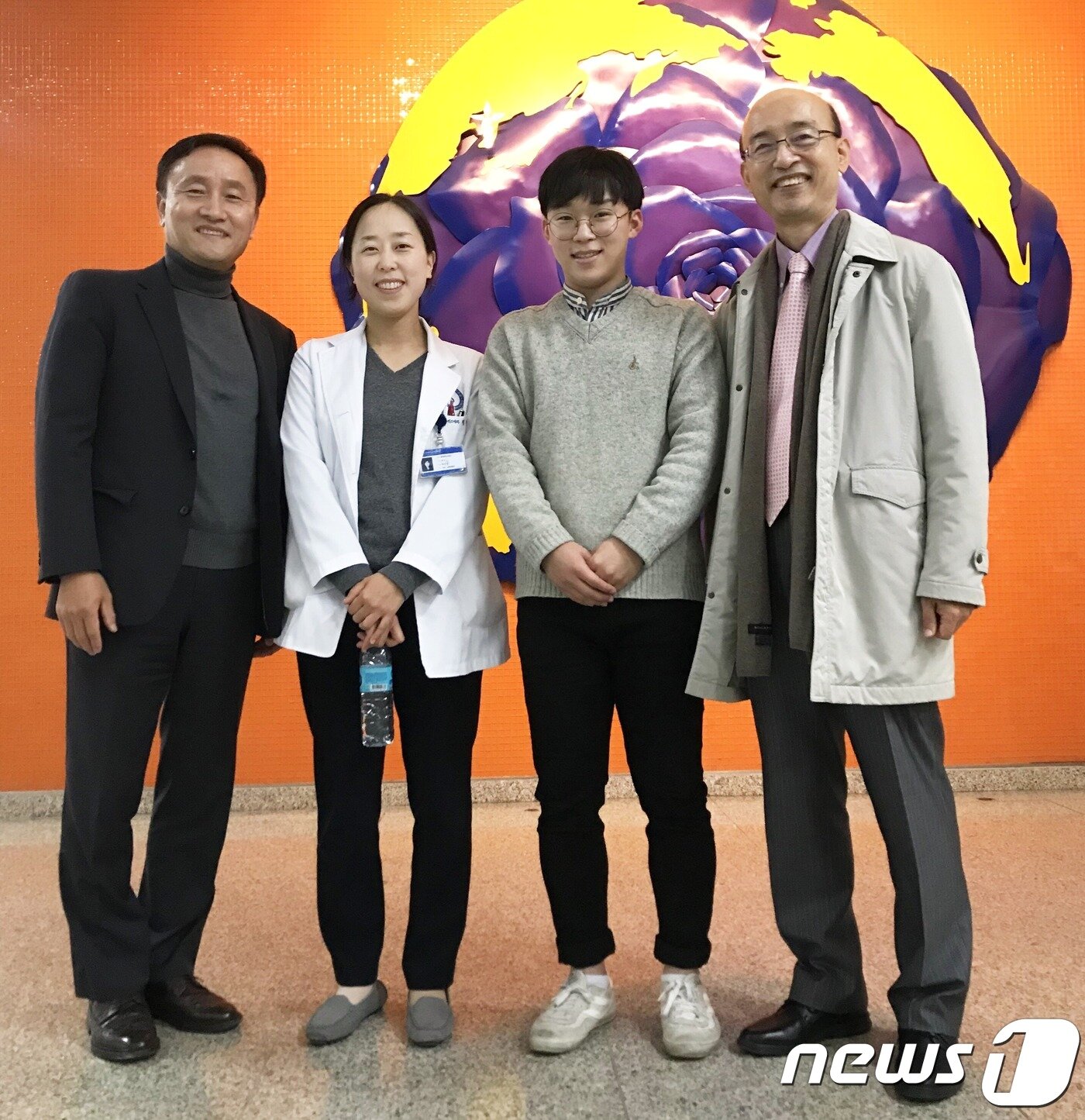 본문 이미지 - 좌로부터 임신혁 교수(포항공대,IBS), 정주양 교수(아주대), 김찬종 연구원(포항공대,IBS), 서창희 교수(아주대)ⓒ News1