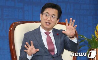 본문 이미지 - 허태정 대전시장이 21일 오후 대전시청에서 뉴스1과 신년 인터뷰를 하고 있다. 2018.12.21/뉴스1 ⓒ News1 주기철 기자