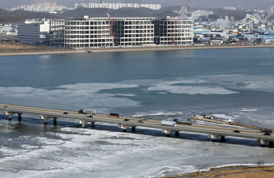 멈출 뻔한 11조 국책사업…권익위 중재로 '송산그린시티' 숨통