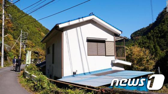인구 감소 현상에 시달리고 있는 일본 정부가 시골 지역의 '빈집'을 일부 국민들에게 지원하고 있다.<출처=CNN> © News1