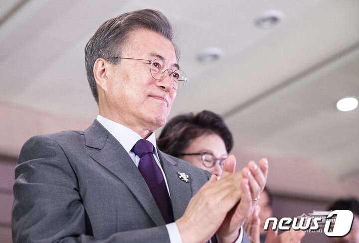 본문 이미지 - 청와대 페이스북. ⓒ News1