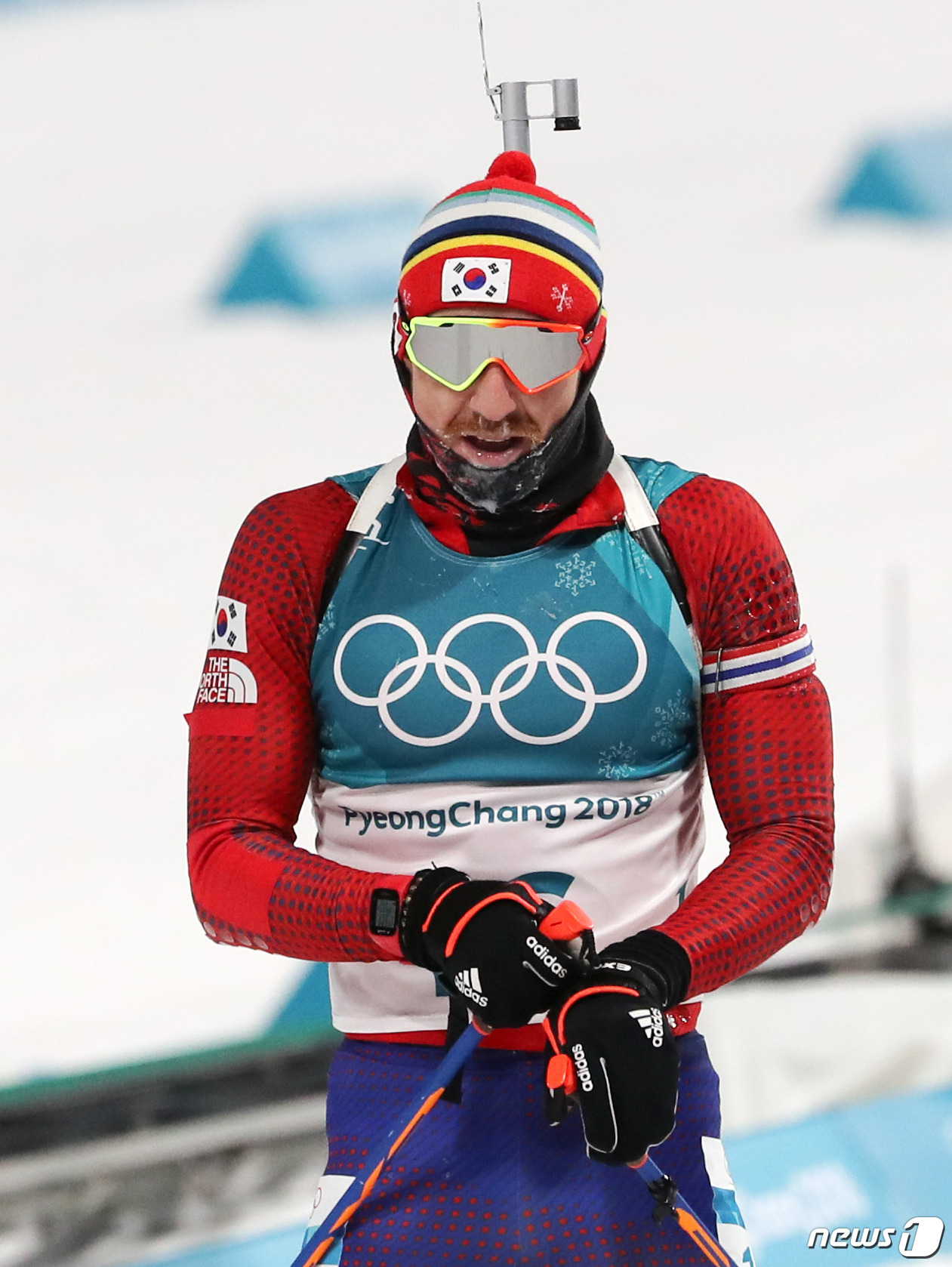 (평창=뉴스1) 허경 기자 = 티모페이 랍신(한국)가 12일 강원 평창군 알펜시아 바이애슬론센터에서 열린 2018 평창동계올림픽 바이애슬론 남자 추적 12.5km 경기에서 22위로 …