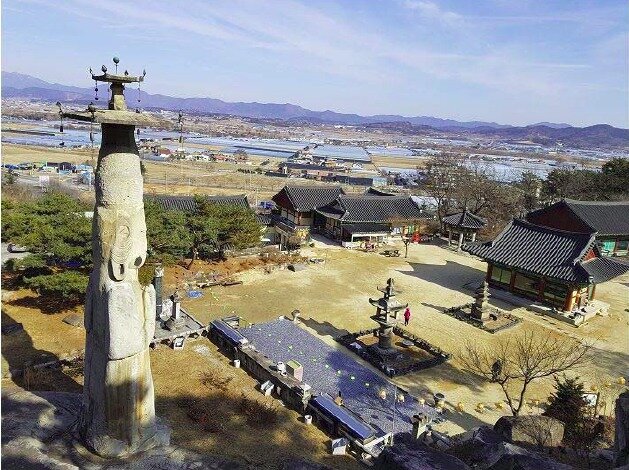 본문 이미지 - 논산 관촉사 석조미륵보살입상 전경.(문화재청 제공)