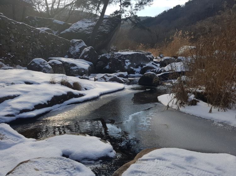 본문 이미지 - 무등산 무돌길에서 만나는 계곡. 국립공원관리공단 제공