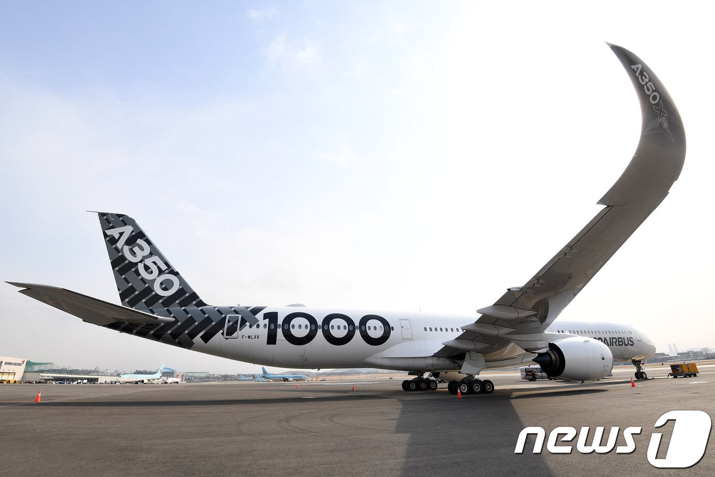 본문 이미지 - 에어버스 최신예 기종 A350-1000. (에어버스 제공)ⓒ News1