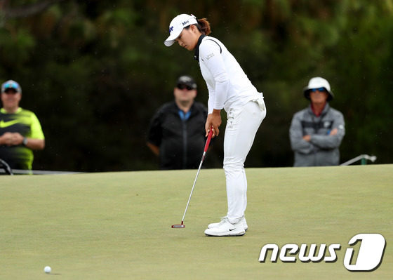 고진영이 18일(한국시간) 호주 애들레이드의 쿠용가 골프클럽에서 열린 LPGA투어 ISPS 한다 호주여자오픈에서 우승을 차지했다.© AFP=News1