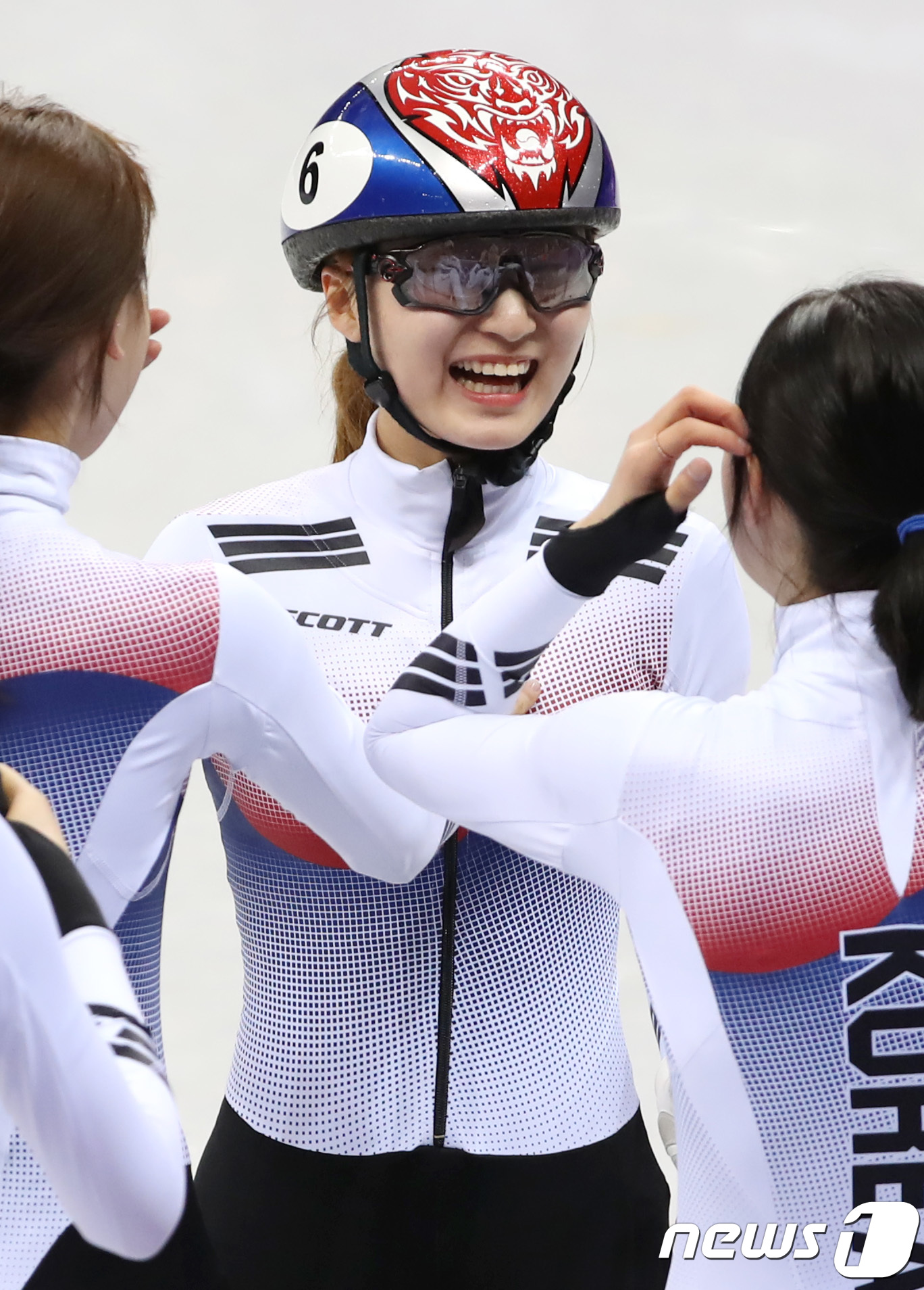 (강릉=뉴스1) 임세영 기자 = 대한민국 여자 쇼트트랙 대표팀 최민정이 20일 오후 강원도 강릉 아이스아레나에서 열린 2018 평창동계올림픽 쇼트트랙 스피드 스케이팅 여자 3,00 …