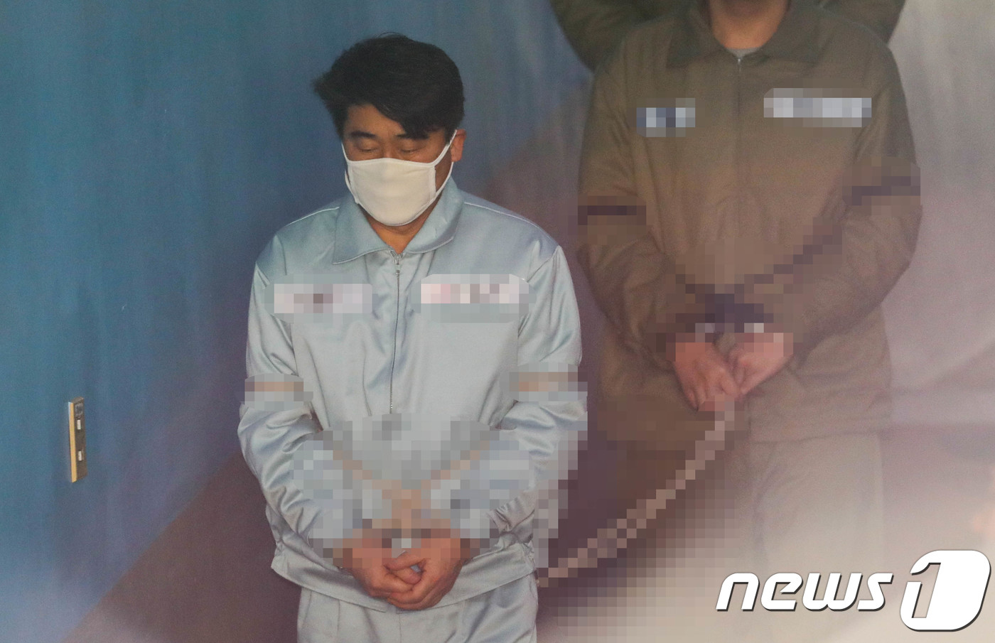 (서울=뉴스1) 성동훈 기자 = 한국항공우주산업(KAI) 전 구매본부장 공 모씨가 21일 오전 서울 서초구 서울중앙지방법원에서 열린 특정경제범죄 가중처벌법상 사기 등 선고 공판에 …