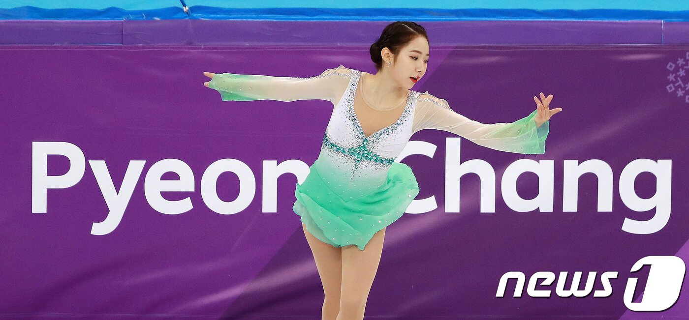 본문 이미지 - 대한민국 최다빈이 21일 강원도 강릉 아이스아레나에서 열린 2018 평창 동계올림픽 피겨 스케이팅 여자 싱글 스케이팅 쇼트 프로그램 경기에서 연기를 펼치고 있다. 2018.2.21/뉴스1 ⓒ News1 임세영 기자