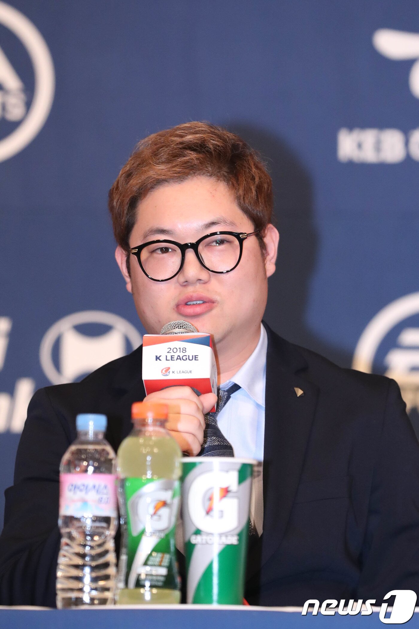 본문 이미지 - 27일 오후 서울 서대문구 홍은동 그랜드힐튼호텔에서 열린 2018 K리그 개막 미디어데이 기자회견에서 2018 K리그 홍보대사 BJ 감스트가 소감을 밝히고 있다. 2018.2.27/뉴스1 ⓒ News1 성동훈 기자