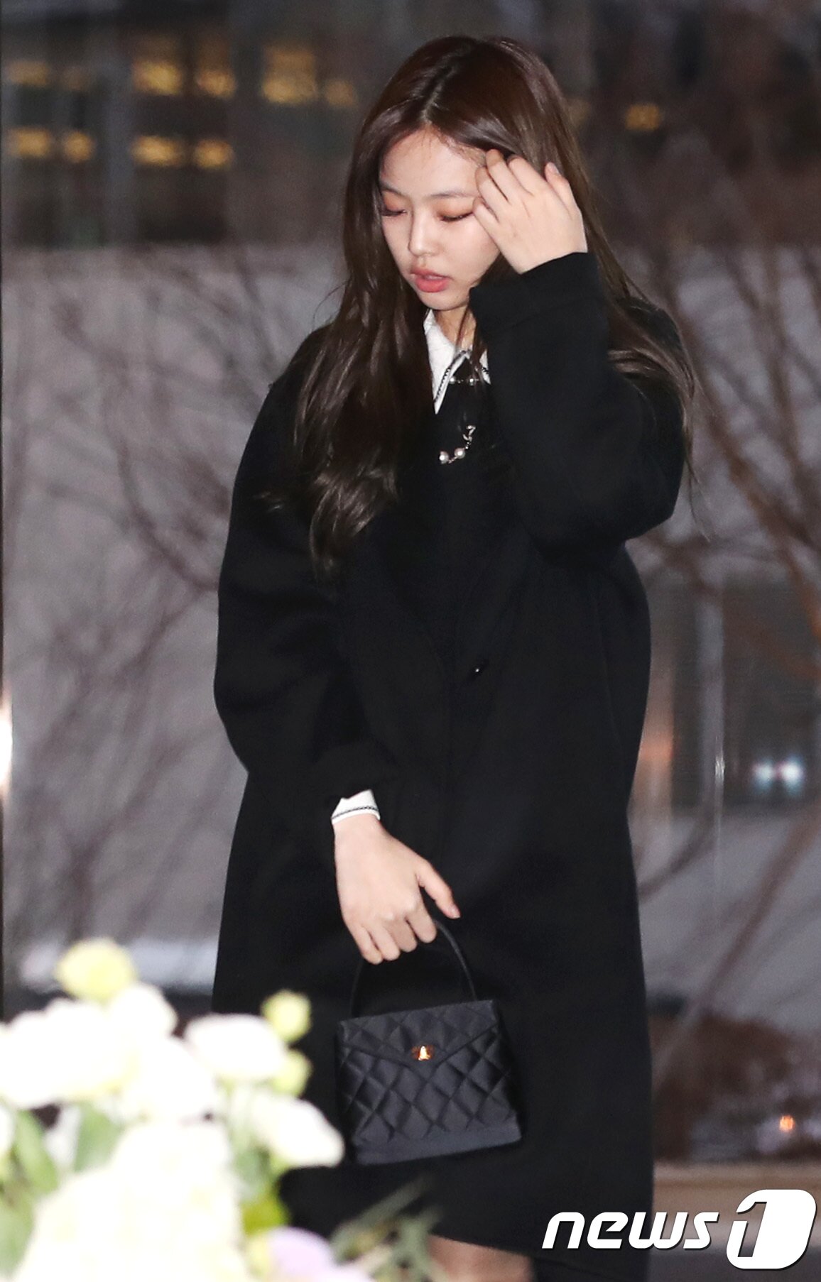 본문 이미지 - 블랙핑크 제니가 3일 오후 인천 영종도 파라다이스호텔에서열린 ‘빅뱅 태양과 민효린’ 결혼식 애프터 파티에 참석하고 있다. 2018.2.3./뉴스1 ⓒ News1 권현진 기자