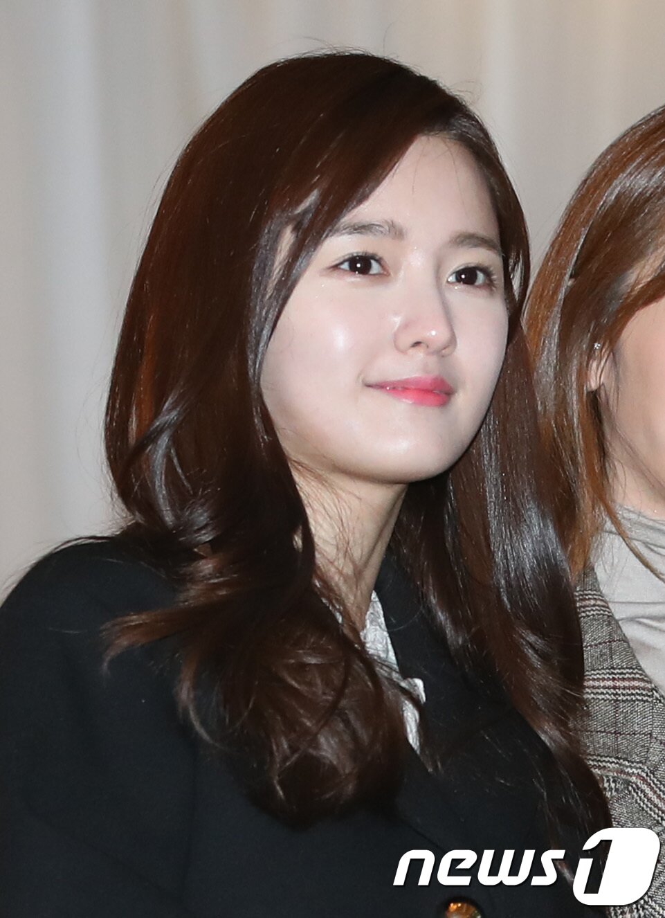 본문 이미지 - 배우 남보라가 3일 오후 인천 영종도 파라다이스호텔에서열린 ‘빅뱅 태양과 민효린’ 결혼식 애프터 파티에 참석하고 있다. 2018.2.3./뉴스1 ⓒ News1 권현진 기자