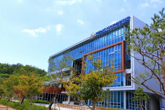 '불법 전화방 운영' 전남선관위, 예비후보자 등 15명 고발