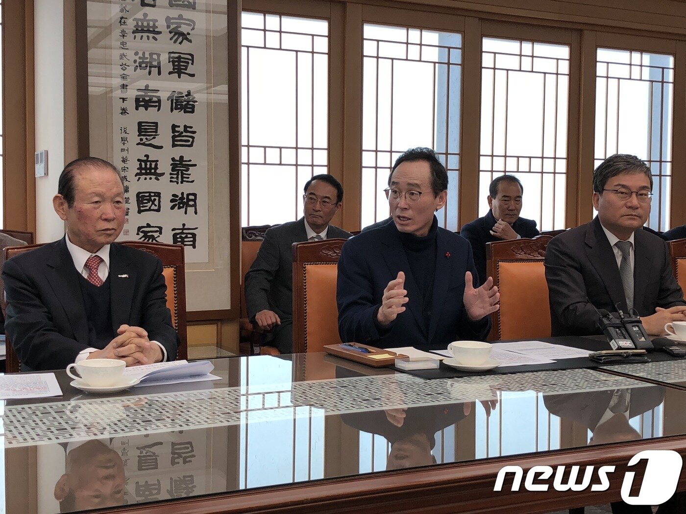 본문 이미지 - 전북도와 군산시, 이스타항공, 한국공항공사는 7일 도청에서 언론 브리핑을 통해 군산∼제주 간 오전 증편 계획을 밝혔다.2018.02.07/뉴스1ⓒ News1 이정민 기자