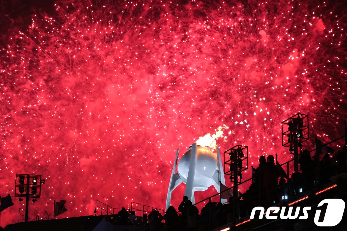 본문 이미지 - 2018년 2월 9일 강원 평창올림픽스타디움에서 열린 평창동계올림픽 개회식 사진. 2018.2.9 ⓒ 뉴스1 