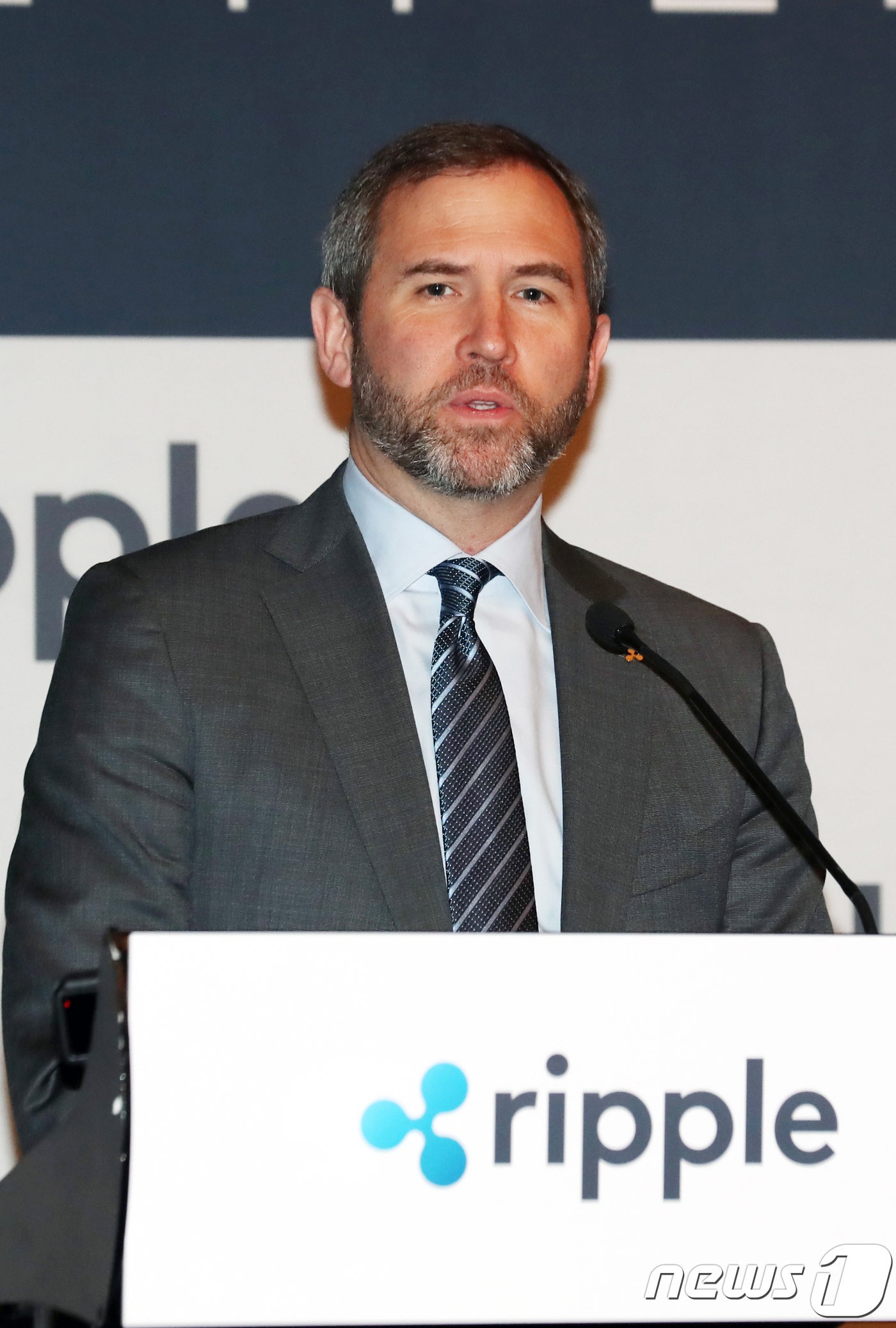 (서울=뉴스1) 황기선 기자 = 브래드 갈링하우스(Brad Garlinghouse) 암호화폐 ‘리플’ 최고경영자(CEO)가 14일 오후 서울 영등포구 여의도 콘래드호텔에서 열린 기 …