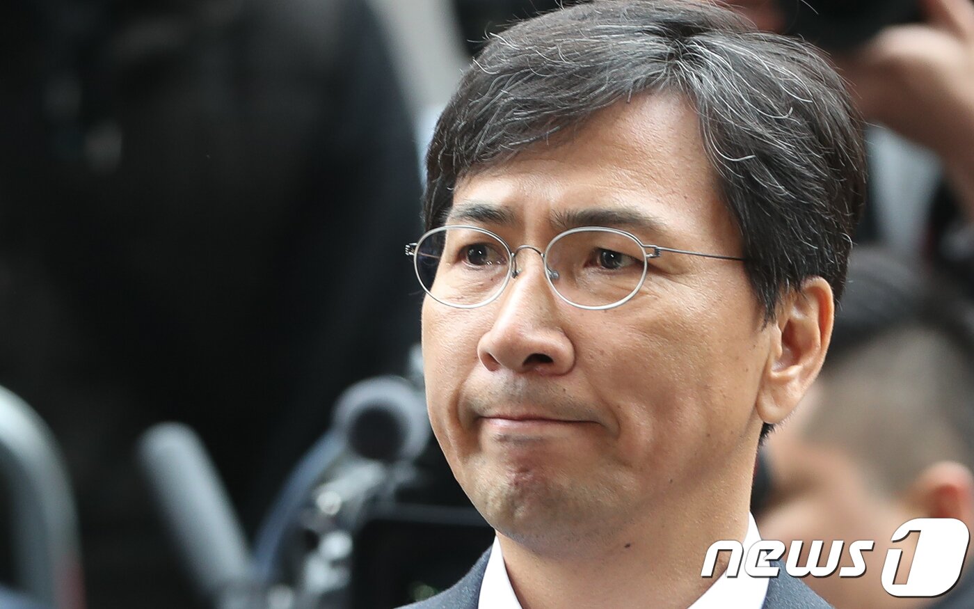 본문 이미지 - '성폭행 혐의'로 고소당한 안희정 전 충남지사. 2018.3.19/뉴스1 ⓒ News1 허경 기자