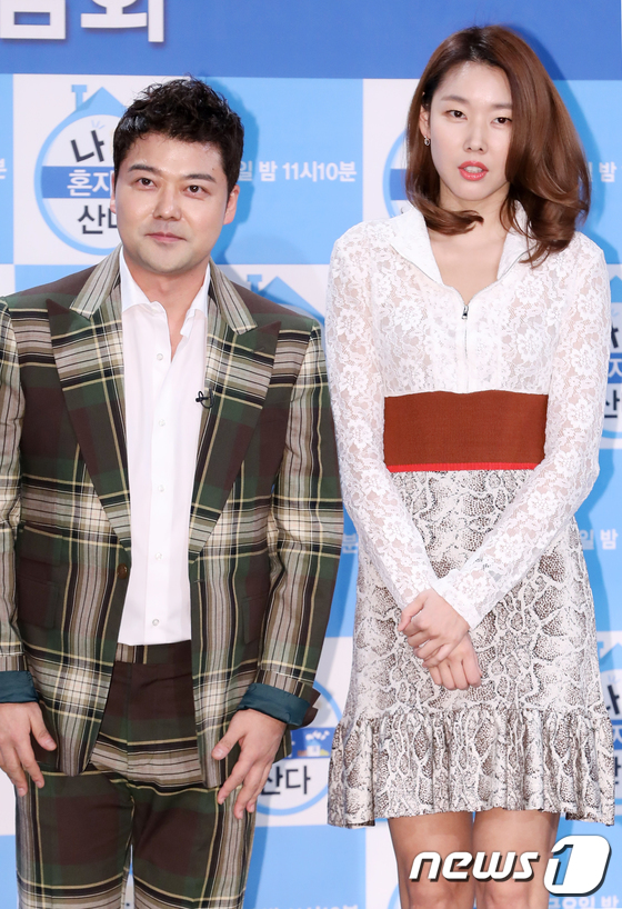 방송인 전현무(왼쪽), 한혜진./뉴스1 © News1