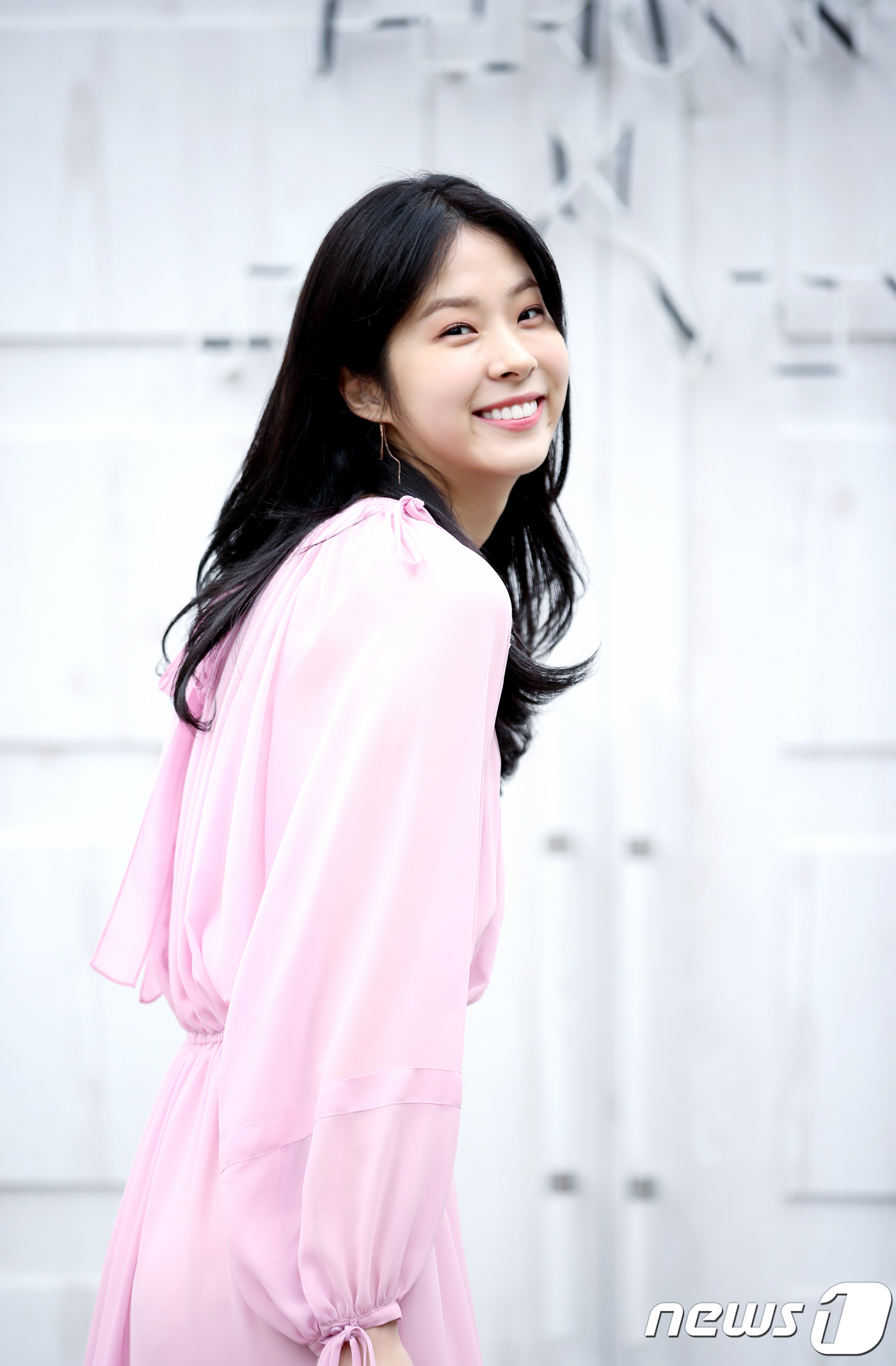 (서울=뉴스1) 권현진 기자 = 배우 서은수가 19일 오전 서울 강남구 삼성동의 한 카페에서 뉴스1과의 인터뷰에 앞서 포즈를 취하고 있다.서은수는 최근 인기리에 종영한 드라마 KB …