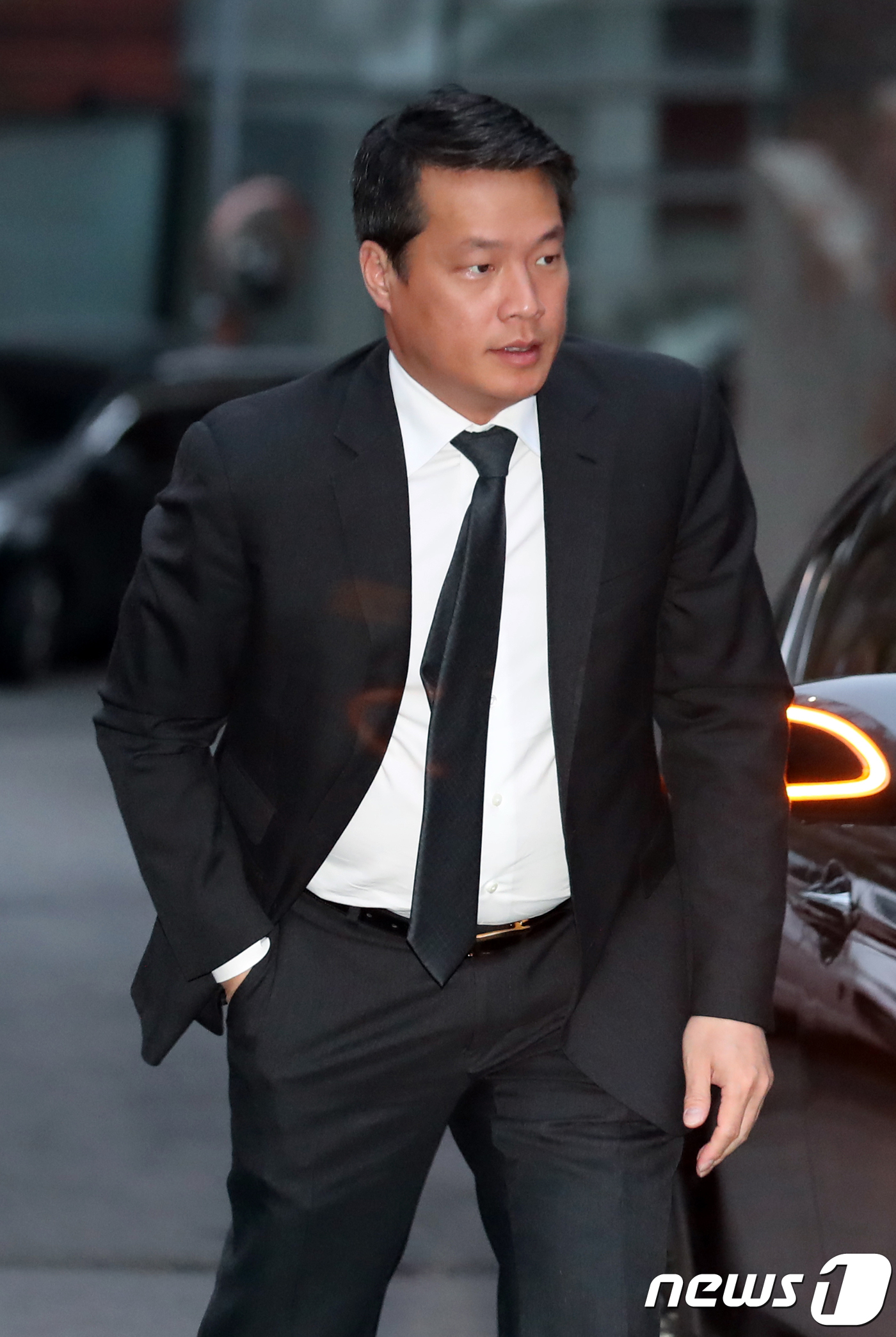 (서울=뉴스1) 황기선 기자 = 정문선 현대비앤지스틸 부회장이 20일 오후 고(故) 정주영 현대그룹 명예회장의 17주기 제사에 참석하기 위해 서울 용산구 한남동 정몽구 현대자동차그 …