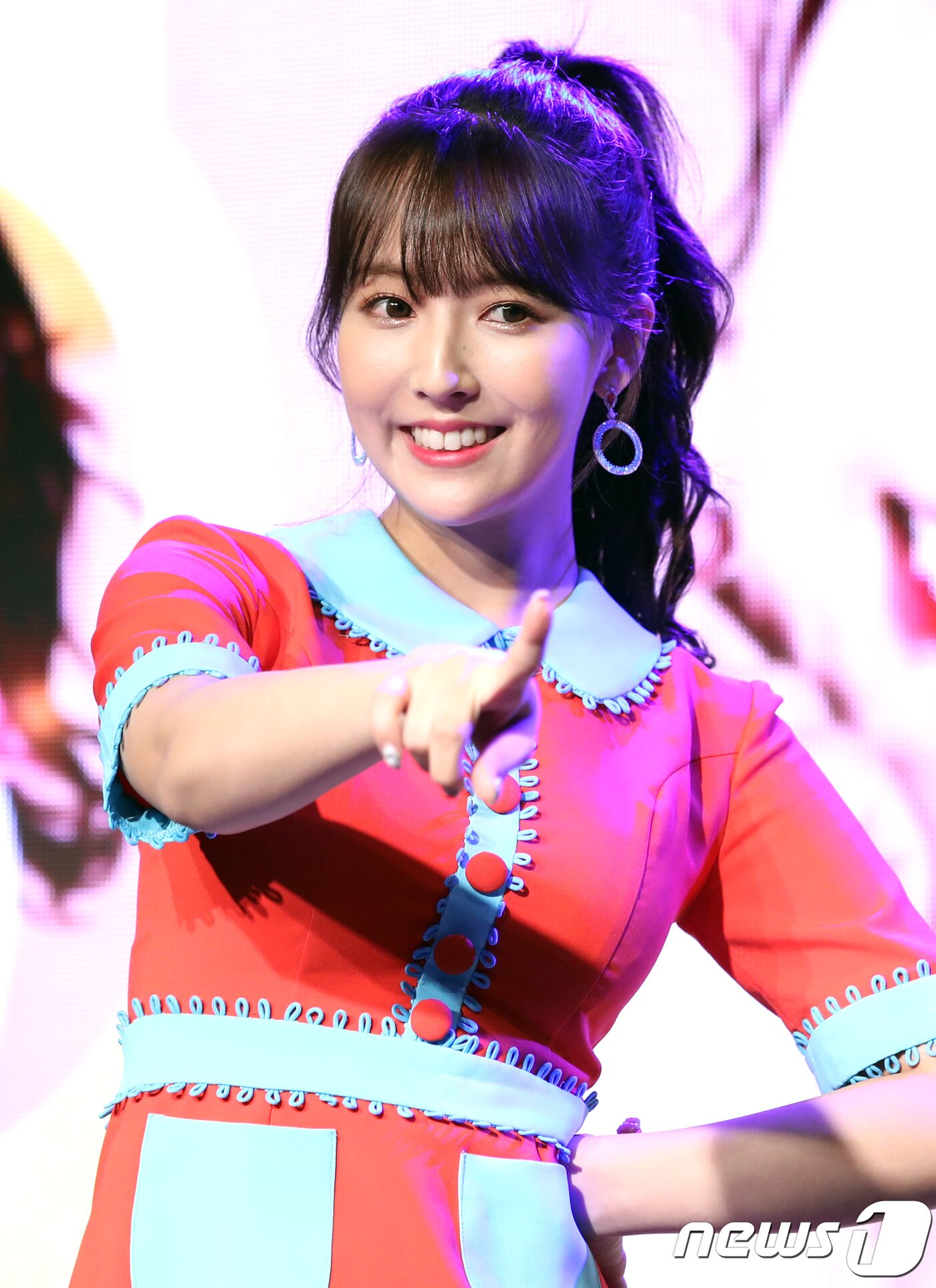 본문 이미지 - 허니팝콘 미카미 유아가 21일 오전 서울시 마포구 스테이라운지에서 첫 번째 앨범 ‘비비디 바비디 부’(Bibidi Babidi Boo) 쇼케이스를 열고 포즈를 취하고 있다. 2018.3.21./뉴스1 ⓒ News1 권현진 기자