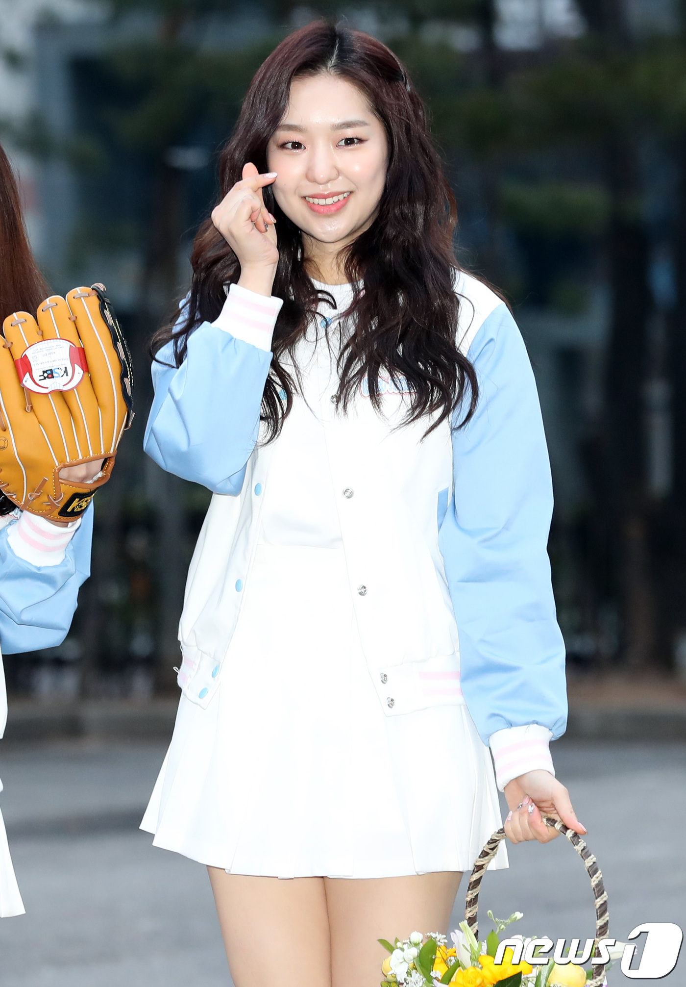 (서울=뉴스1) 권현진 기자 = 샤샤 가람이 23일 오전 서울 여의도 KBS 신관 공개홀에서 열린 KBS 2TV '뮤직뱅크'(뮤뱅) 리허설에 참석해 포즈를 취하고 있다. 2018. …