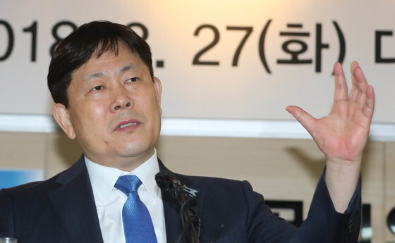 김정규 타이어뱅크 회장 파기환송심서 징역 3년(1보)
