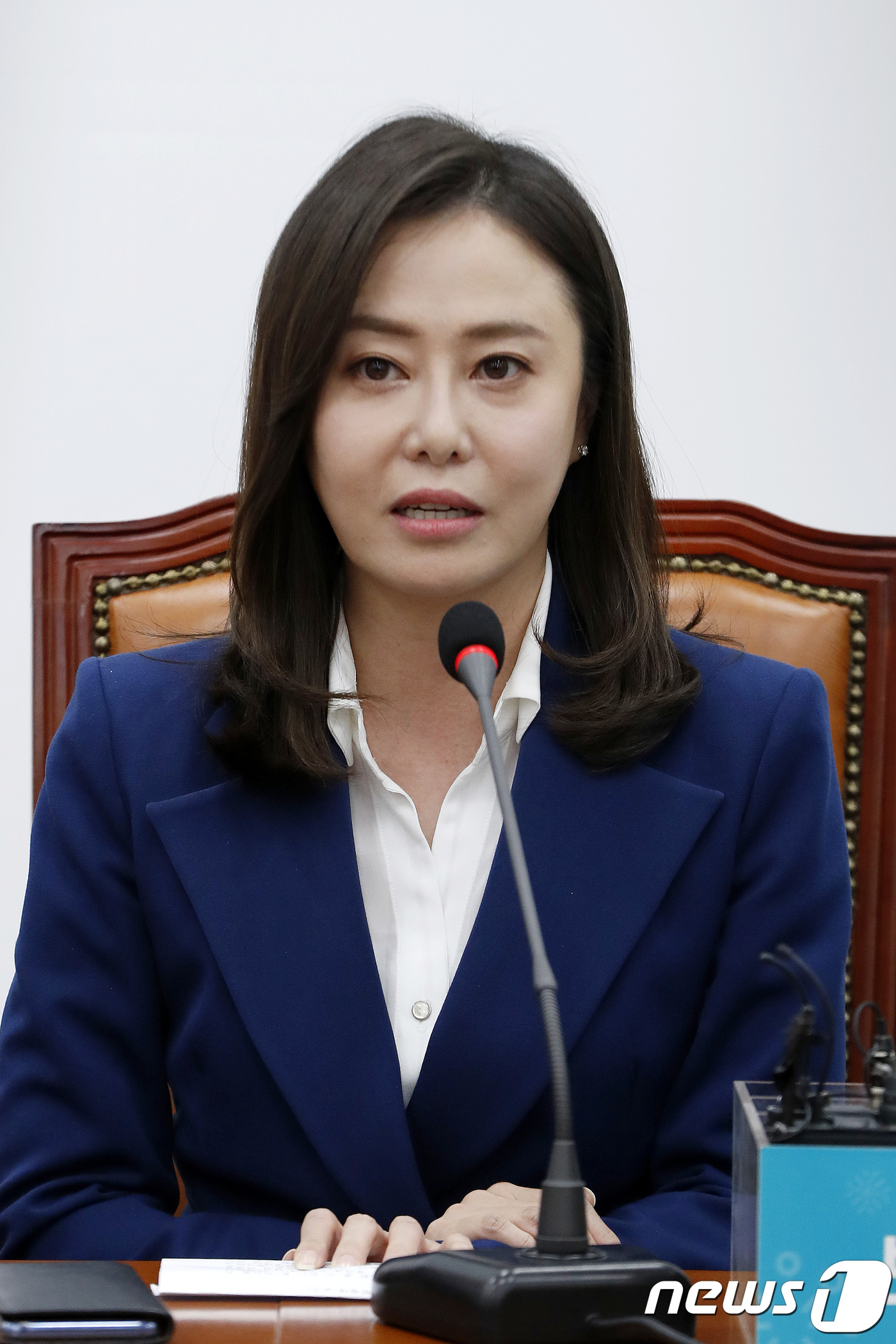 (서울=뉴스1) 안은나 기자 = 최단비 변호사가 11일 서울 여의도 국회에서 열린 바른미래당 인재영입 발표식에서 입당 소감을 밝히고 있다. 2018.4.11/뉴스1