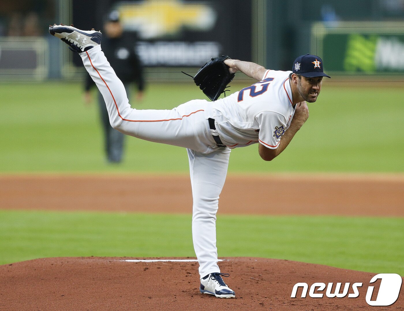 본문 이미지 - 저스틴 벌랜더(35·휴스턴 애스트로스)는 16일(한국시간) 텍사스 레인저스와의 경기에서 8이닝 1실점으로 호투했따. ⓒAFP=News1