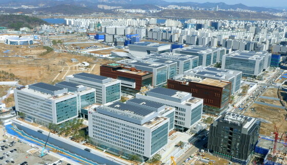 본문 이미지 - 내 최대 융·복합 연구개발(R&D)단지 'LG사이언스파크' 전경(LG그룹 제공) 2018.4.20/뉴스1