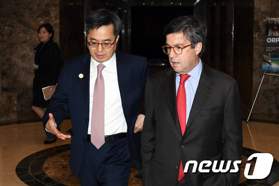 미주개발은행 총재 접견하는 김동연