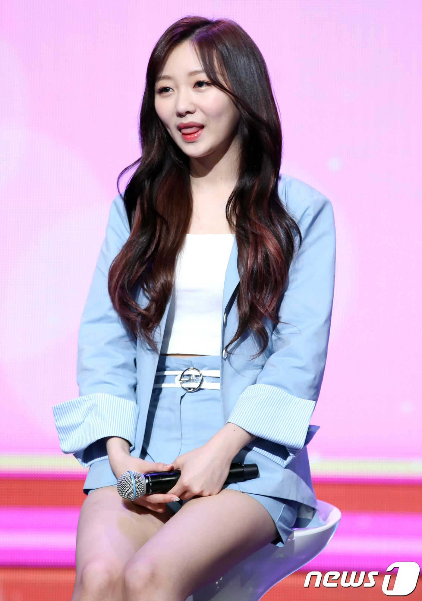 (서울=뉴스1) 권현진 기자 = 러블리즈 류수정이 23일 오후 서울 한남동 블루스퀘어에서 열린 4집 미니앨범 ‘치유(治癒)’ 쇼케이스에 참석해 매력을 발산하고 있다. 2018.4. …