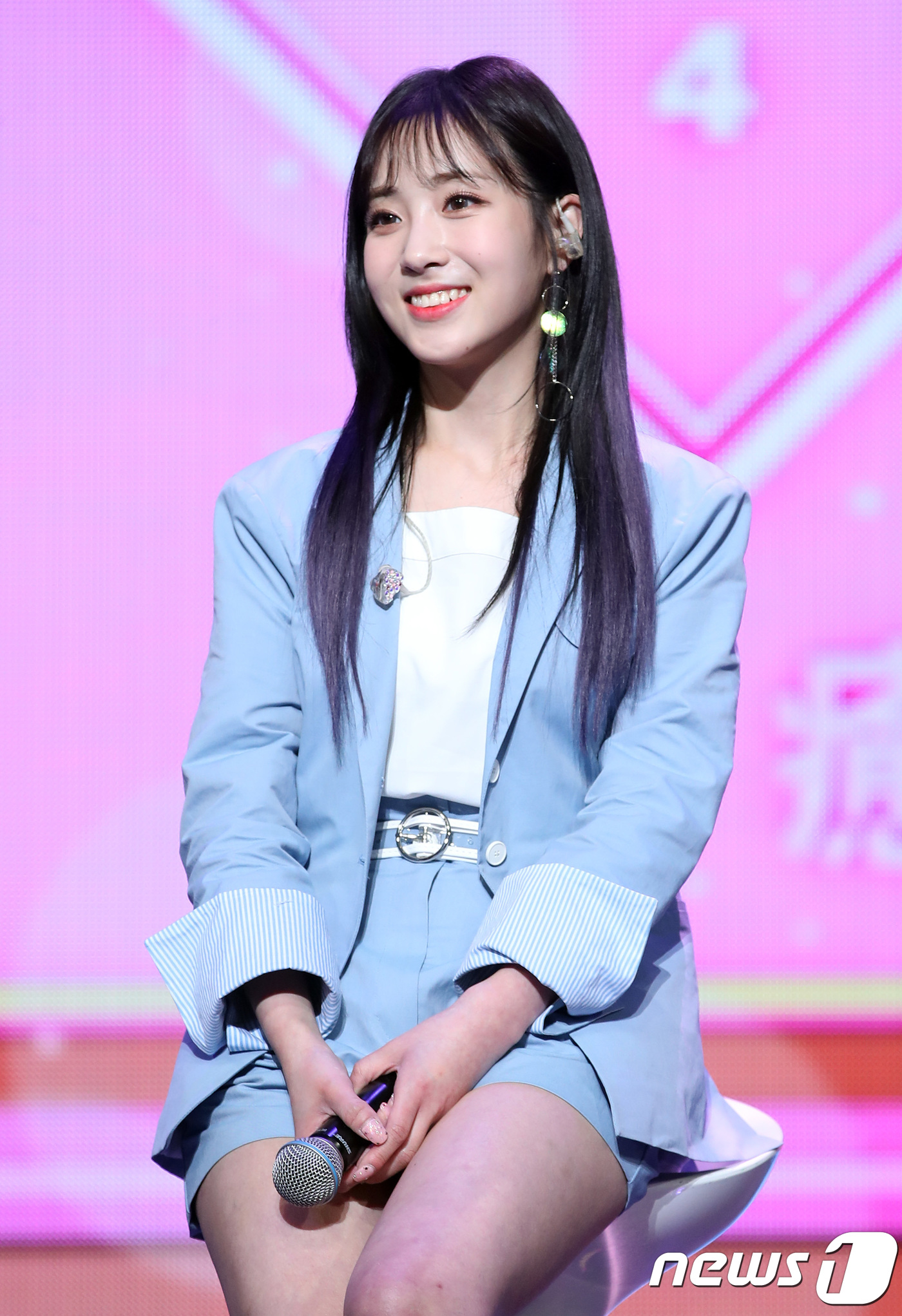 (서울=뉴스1) 권현진 기자 = 러블리즈 유지애가 23일 오후 서울 한남동 블루스퀘어에서 열린 4집 미니앨범 ‘치유(治癒)’ 쇼케이스에 참석해 매력을 발산하고 있다. 2018.4. …