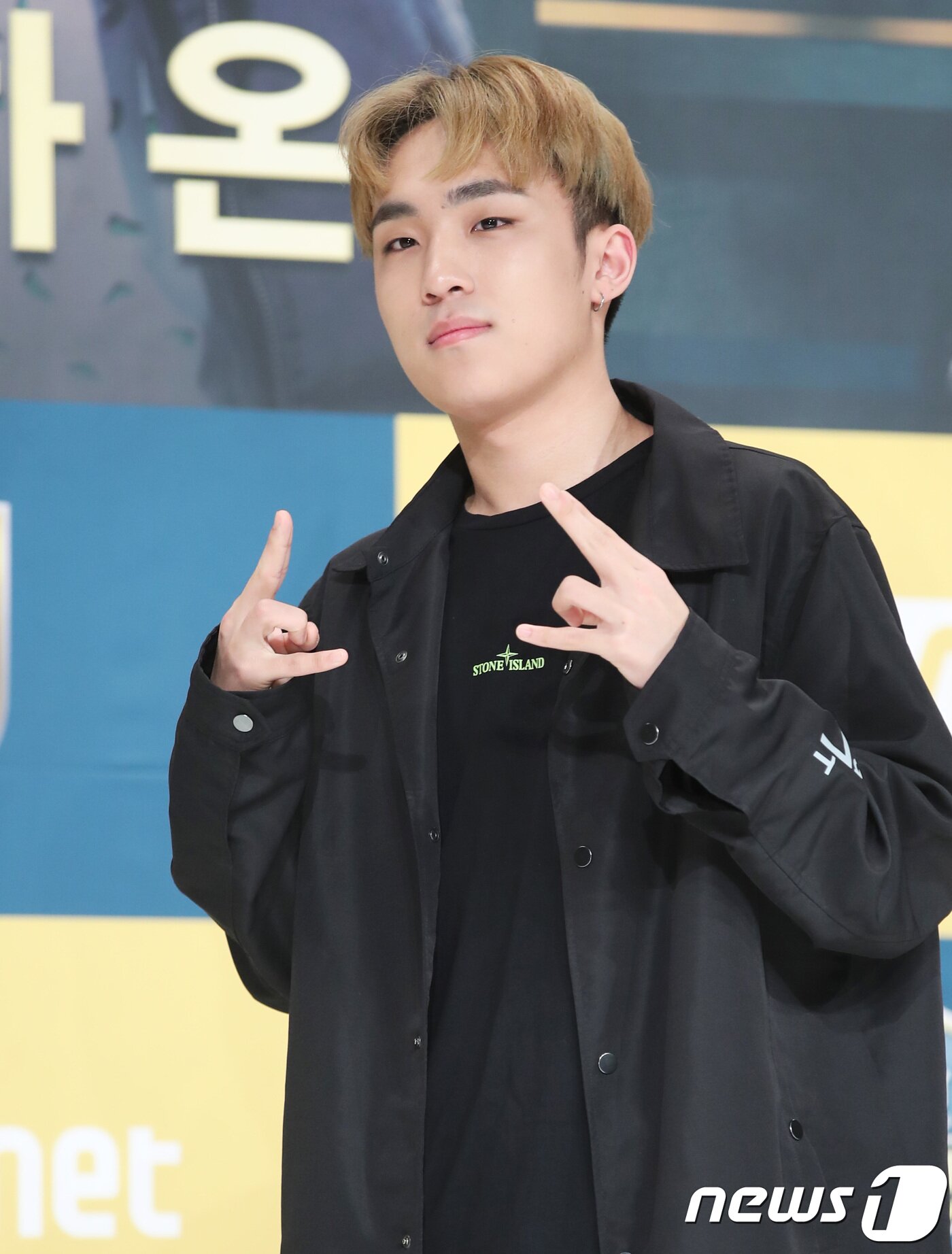 본문 이미지 - 이로한이 24일 오후 서울 영등포 타임스퀘어에서 열린 국내 최초 고교 랩 대항전 Ment ‘고등래퍼2’ TOP3 기자간담회에 참석해 포즈를 취하고 있다. 2018.4.24./뉴스1 ⓒ News1 권현진 기자