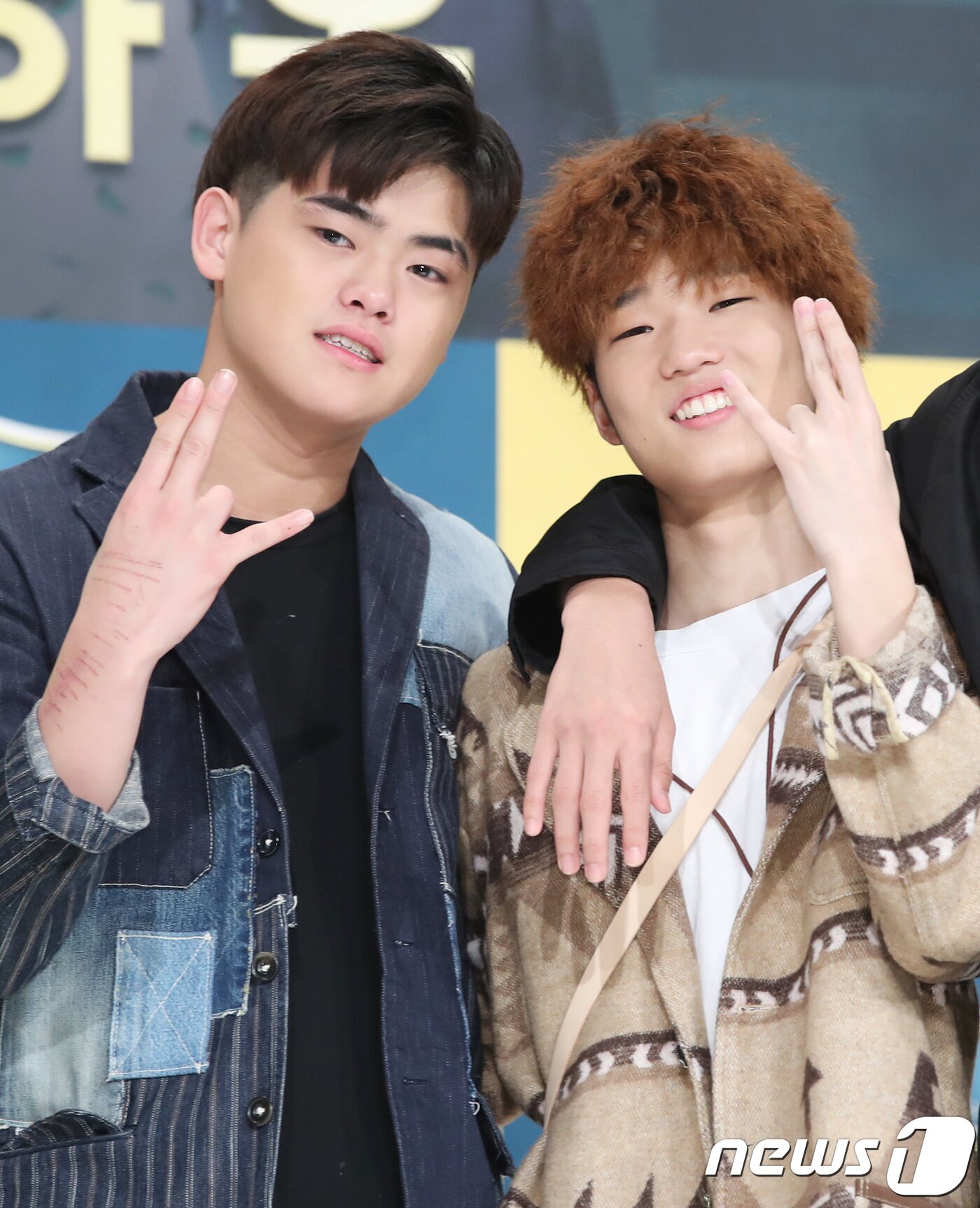 본문 이미지 - 이병재, 김하온(오른쪽)이 24일 오후 서울 영등포 타임스퀘어에서 열린 국내 최초 고교 랩 대항전 Ment ‘고등래퍼2’ TOP3 기자간담회에 참석해 포즈를 취하고 있다. 2018.4.24./뉴스1 ⓒ News1 권현진 기자