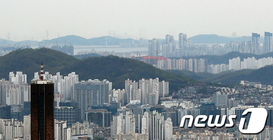 맑고 투명한날...남산에서 인천 앞바다가 보인다