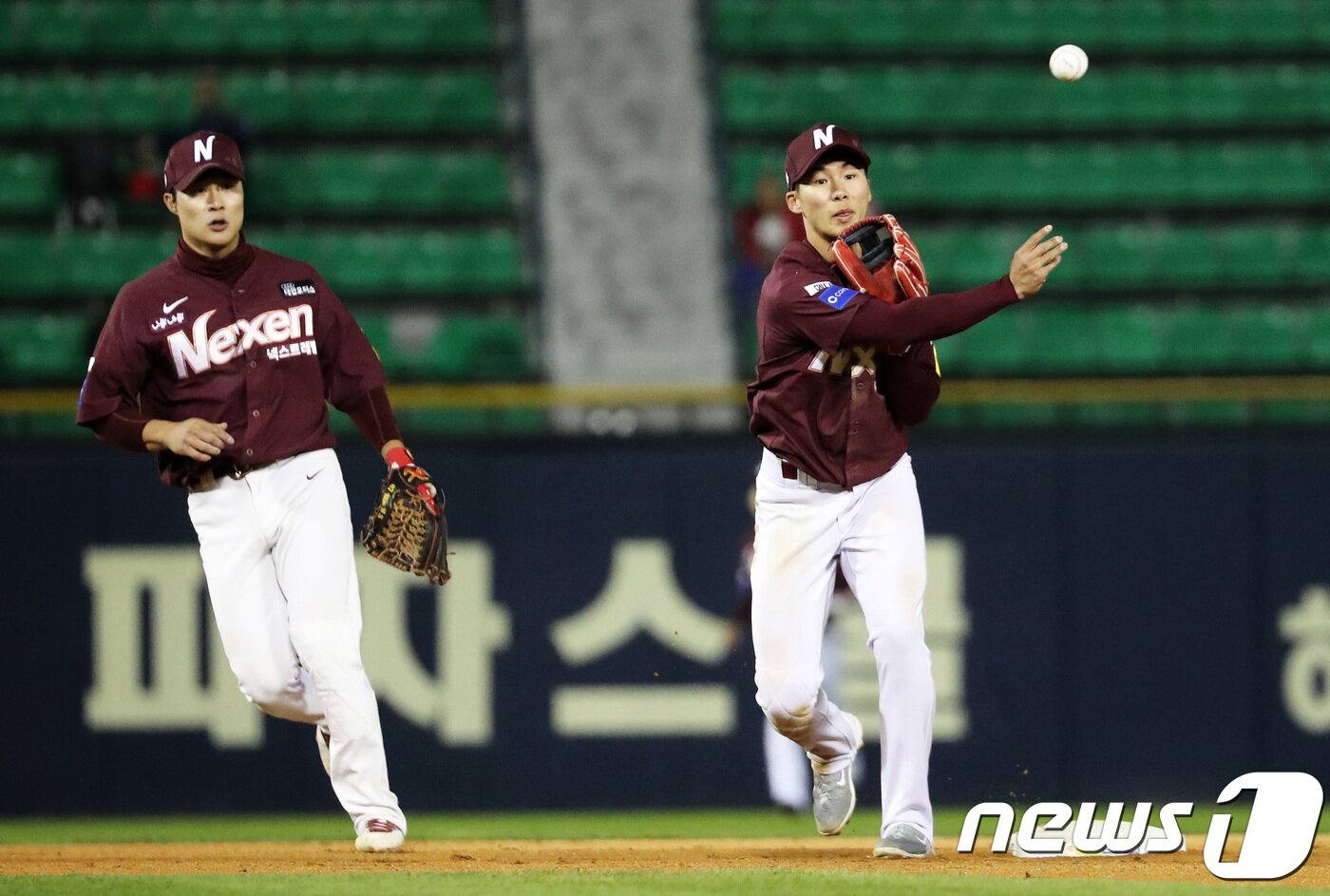 본문 이미지 - 김하성(왼쪽)과 키스톤콤비를 이뤘던 김혜성(오른쪽). /뉴스1 DB ⓒ News1 오대일 기자