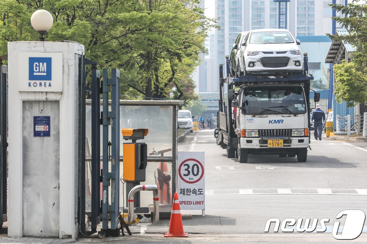 본문 이미지 - 26일 오후 인천 부평구 한국지엠 부평공장. 2018.4.26/뉴스1 ⓒ News1 성동훈 기자