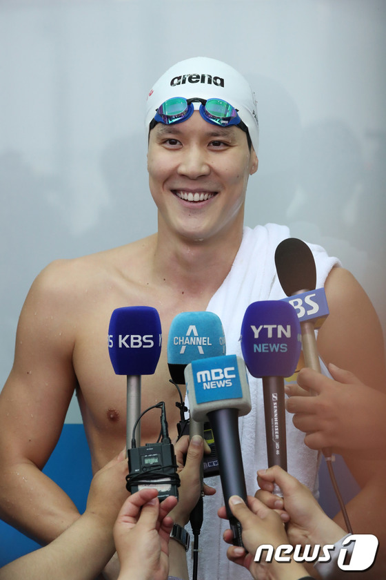 2018 수영국가대표 선발대회 남자 일반부 자유형 400m 결승전에서 우승한 박태환. /뉴스1 © News1 남성진 기자