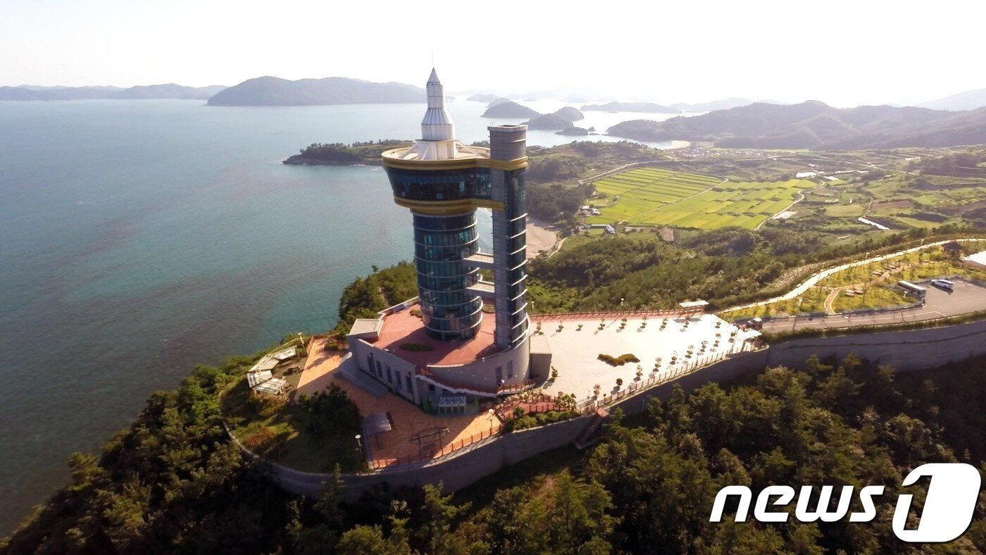 본문 이미지 - 고흥 우주발사 전망대.(고흥군 제공)/뉴스1 ⓒ News1