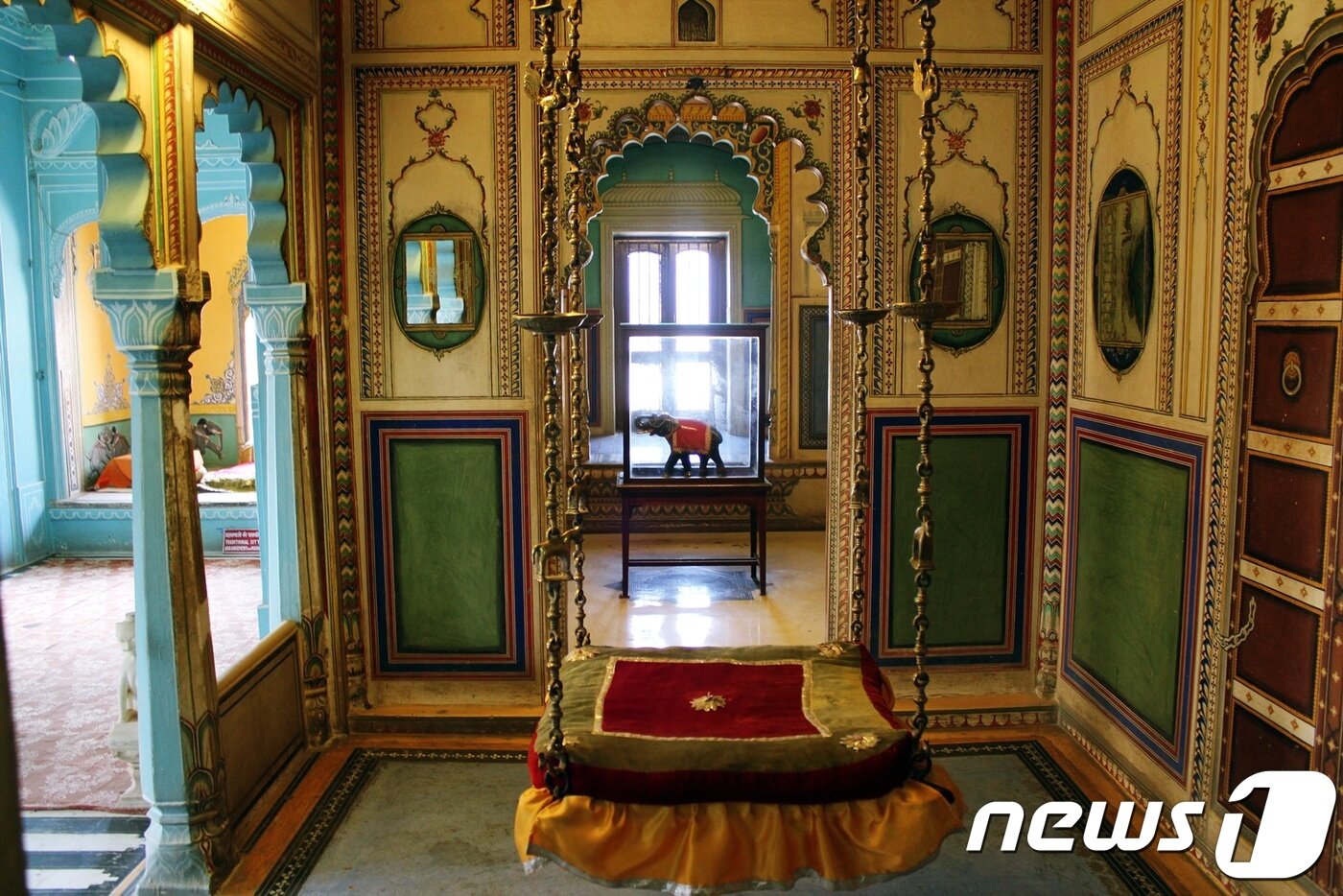 본문 이미지 - 화려하게 꾸며진 내부ⓒ News1 윤슬빈 기자