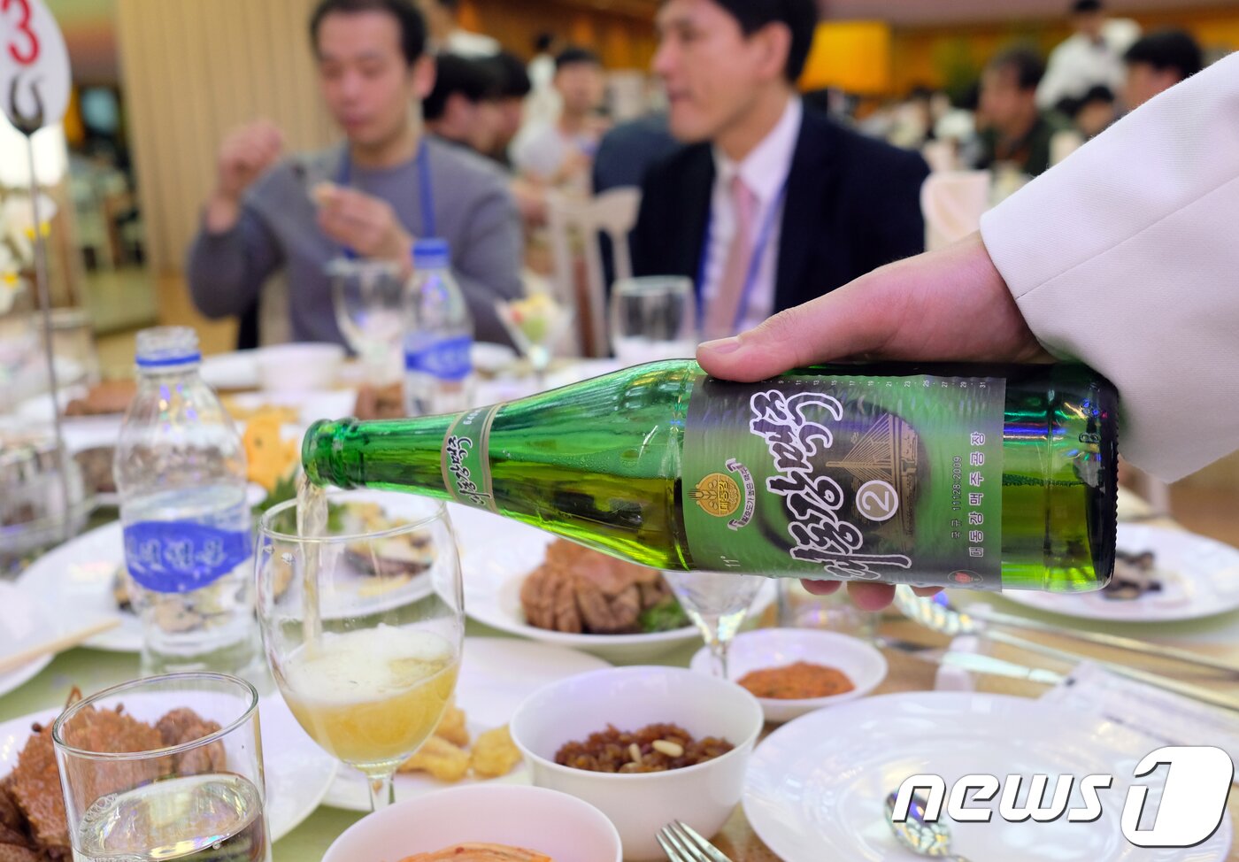 본문 이미지 - 대동강 맥주 (사진은 기사 내용과 직접적인 관련 없음) ⓒ News1 평양공연 사진공동취재단