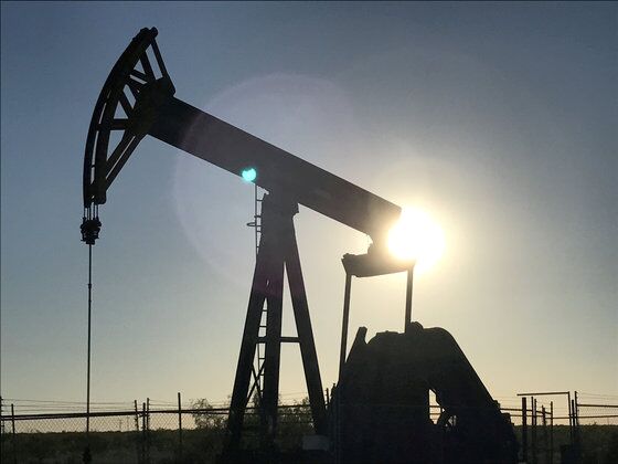 OPEC+ 증산에도 캐나다 산불, 국제유가 3% 이상 급등