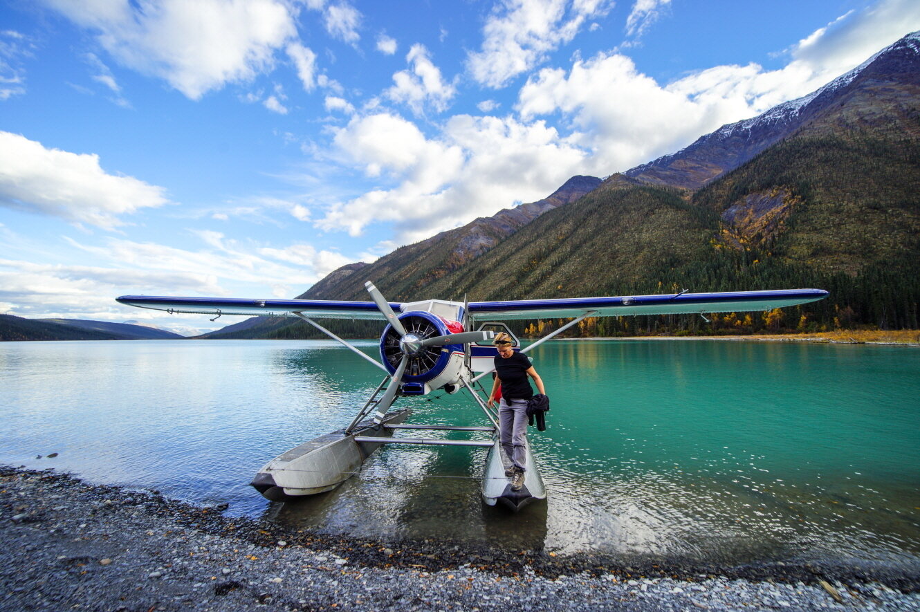 본문 이미지 - 나하니 국립공원 글레이셔 호수. 캐나다관광청 제공
