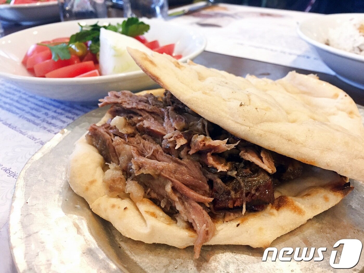 본문 이미지 - 염소 고기 케밥ⓒ News1